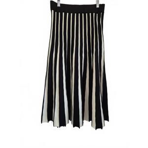 On Twelfth  Ladies Black White Striped Stretch Knit Skirt Pin Tuck Pleated A-Lin